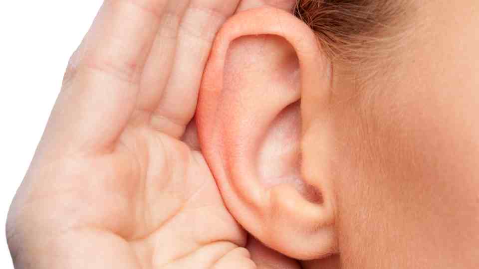 Microsuction in Bradford vs tools to clean earwax 