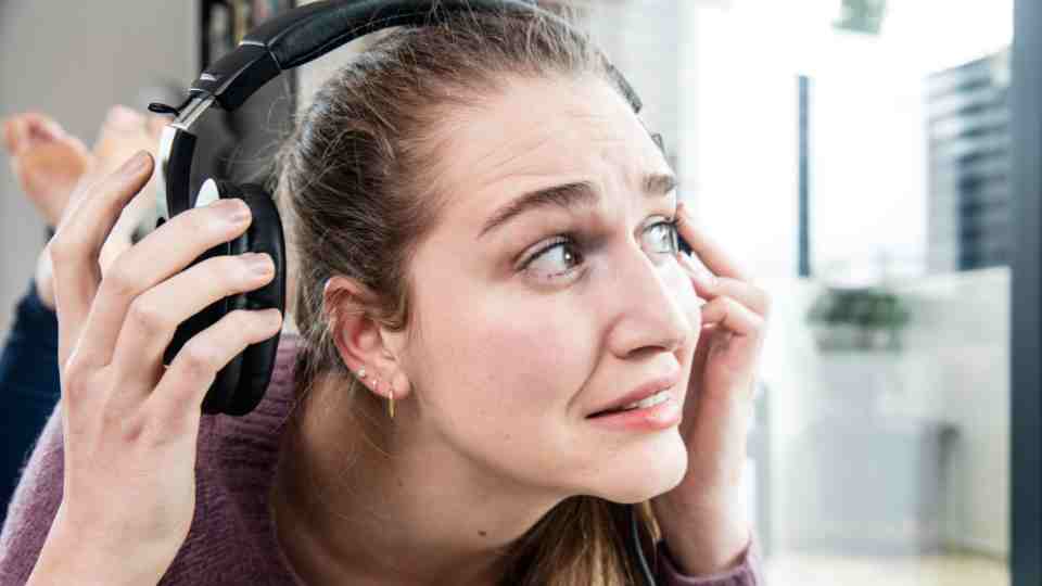 Can earwax cause tinnitus?